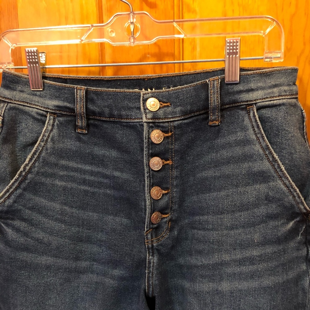 AE High Waist Mom Jeans! Button Front Fly!
